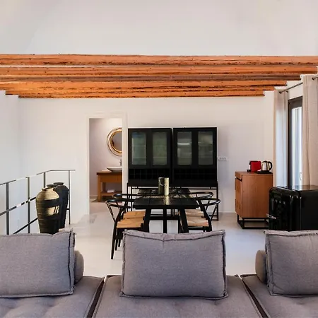 La Maltese Hotell *