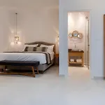 La Maltese Hotel *